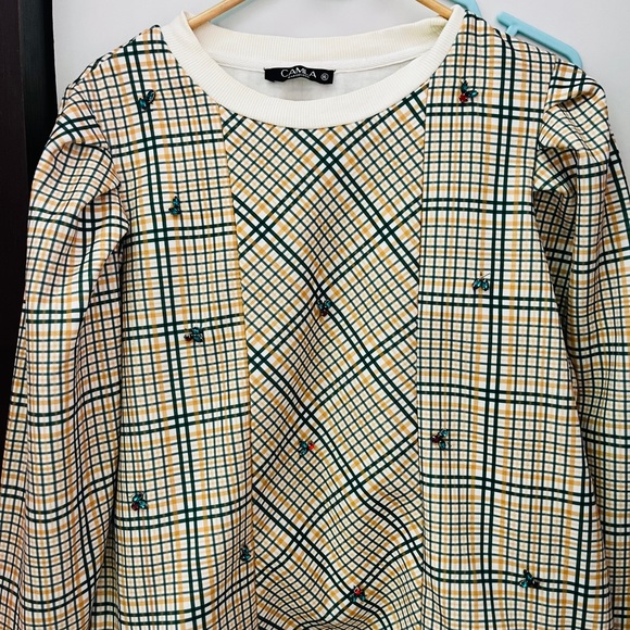 camla Tops - Camla warm stylish sweatshirt !